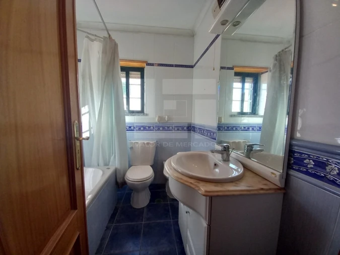 Moradia T4 para Venda em Santo Isidoro Foto 34