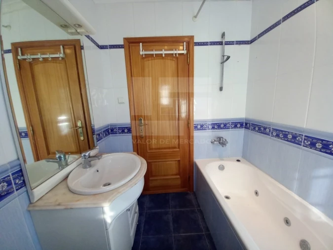 Moradia T4 para Venda em Santo Isidoro Foto 35