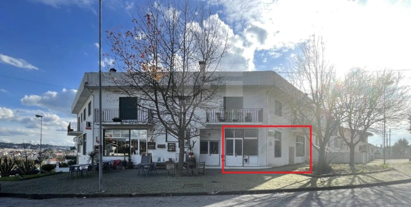 Loja para Venda em Cavernães Foto 1