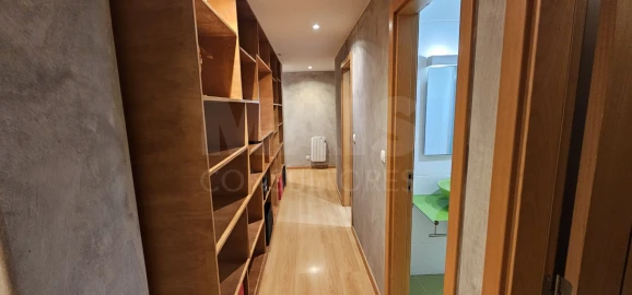 Apartamento T3 para Arrendamento em Algés, Linda-A-Velha e Cruz Quebrada-Dafundo