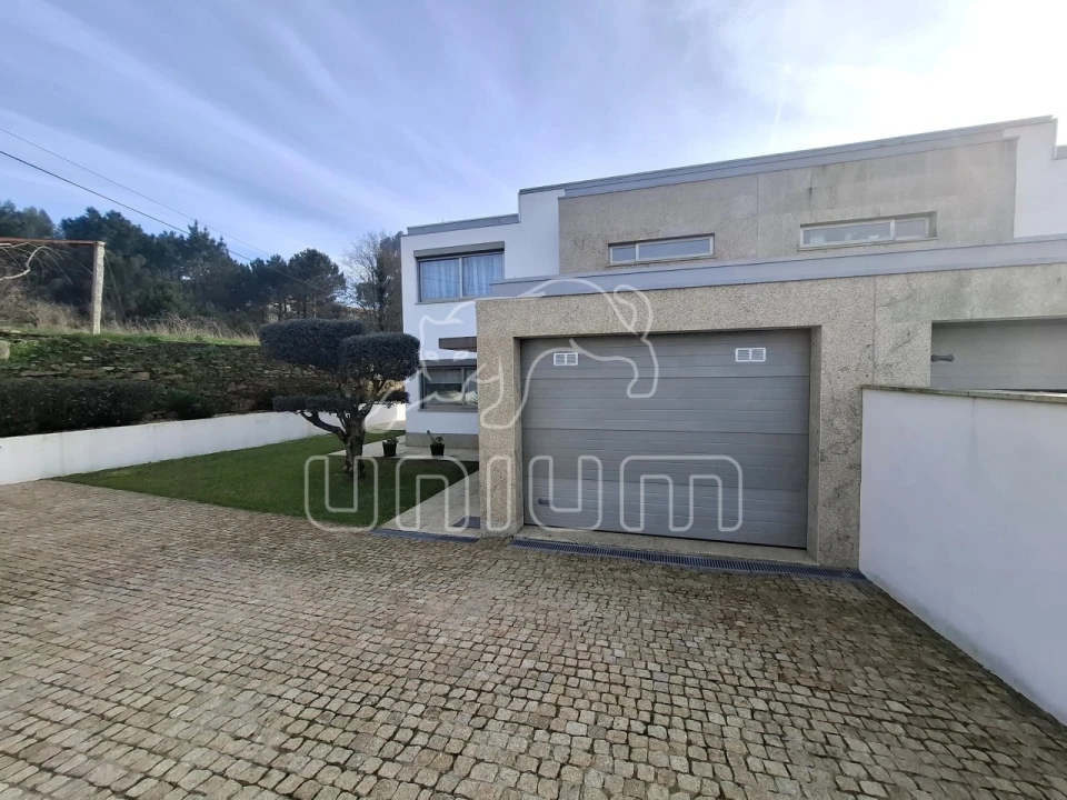 Moradia T3 para Venda em Seixas Foto 32