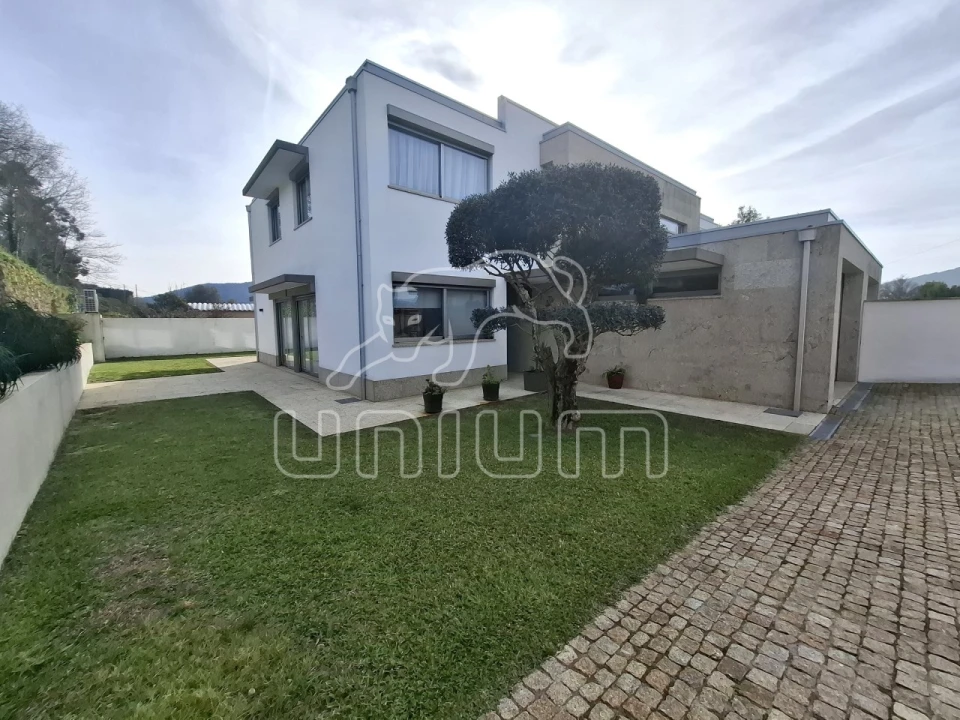 Moradia T3 para Venda em Seixas Foto 30