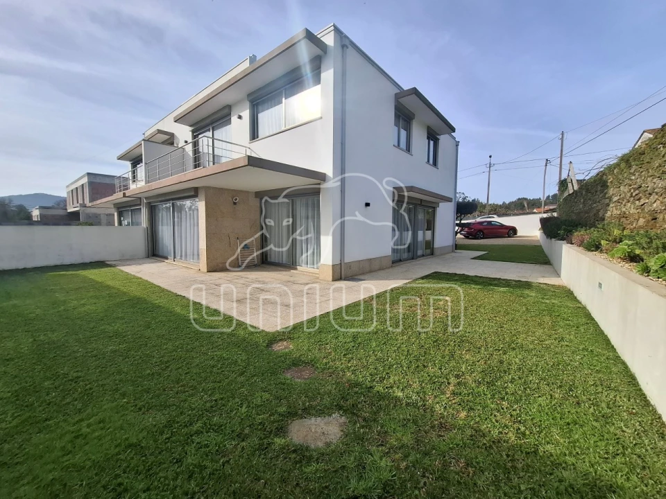 Moradia T3 para Venda em Seixas Foto 1