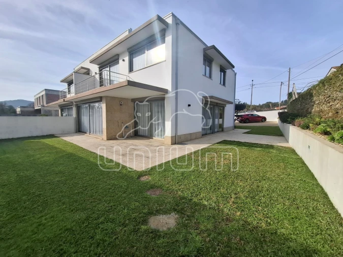 Moradia T3 para Venda em Seixas Foto 1