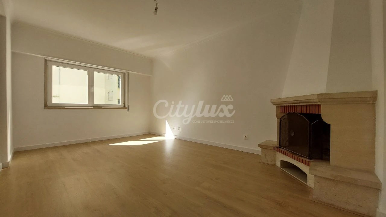 Apartamento T2 para Arrendamento em Cacém e São Marcos Foto 5