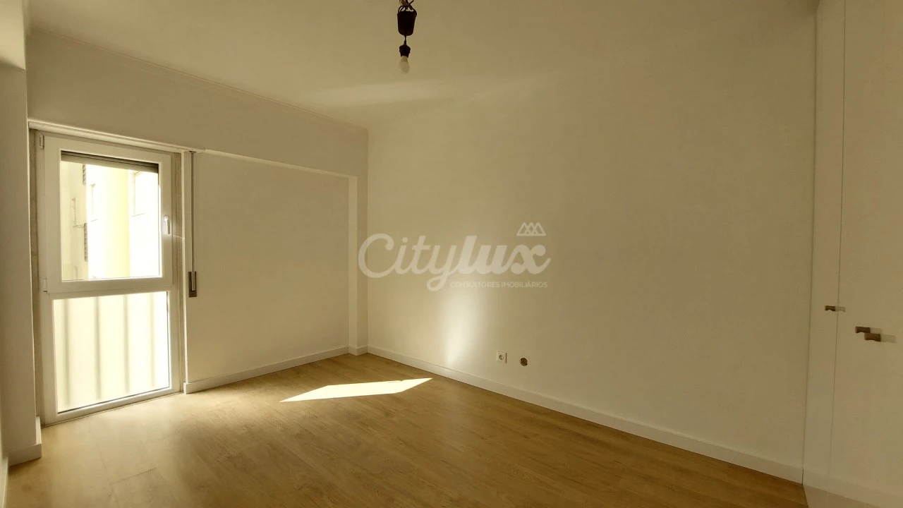 Apartamento T2 para Arrendamento em Cacém e São Marcos Foto 22