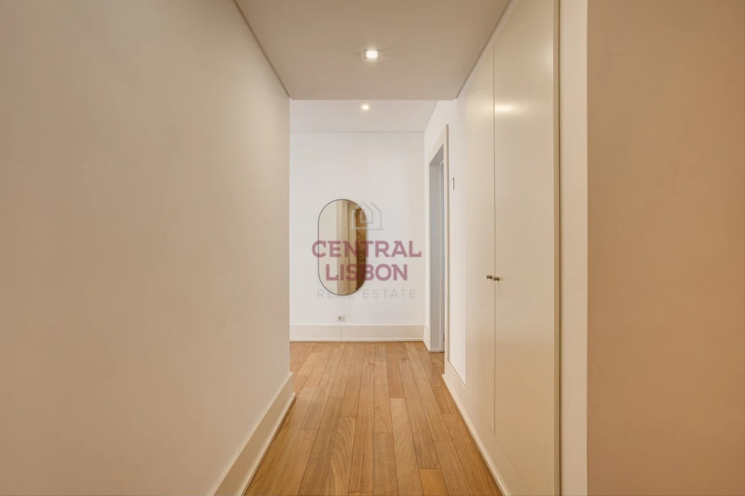 Apartamento T4 para Arrendamento em Santa Maria Maior Foto 12