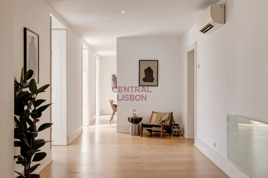 Apartamento T4 para Arrendamento em Santa Maria Maior Foto 9