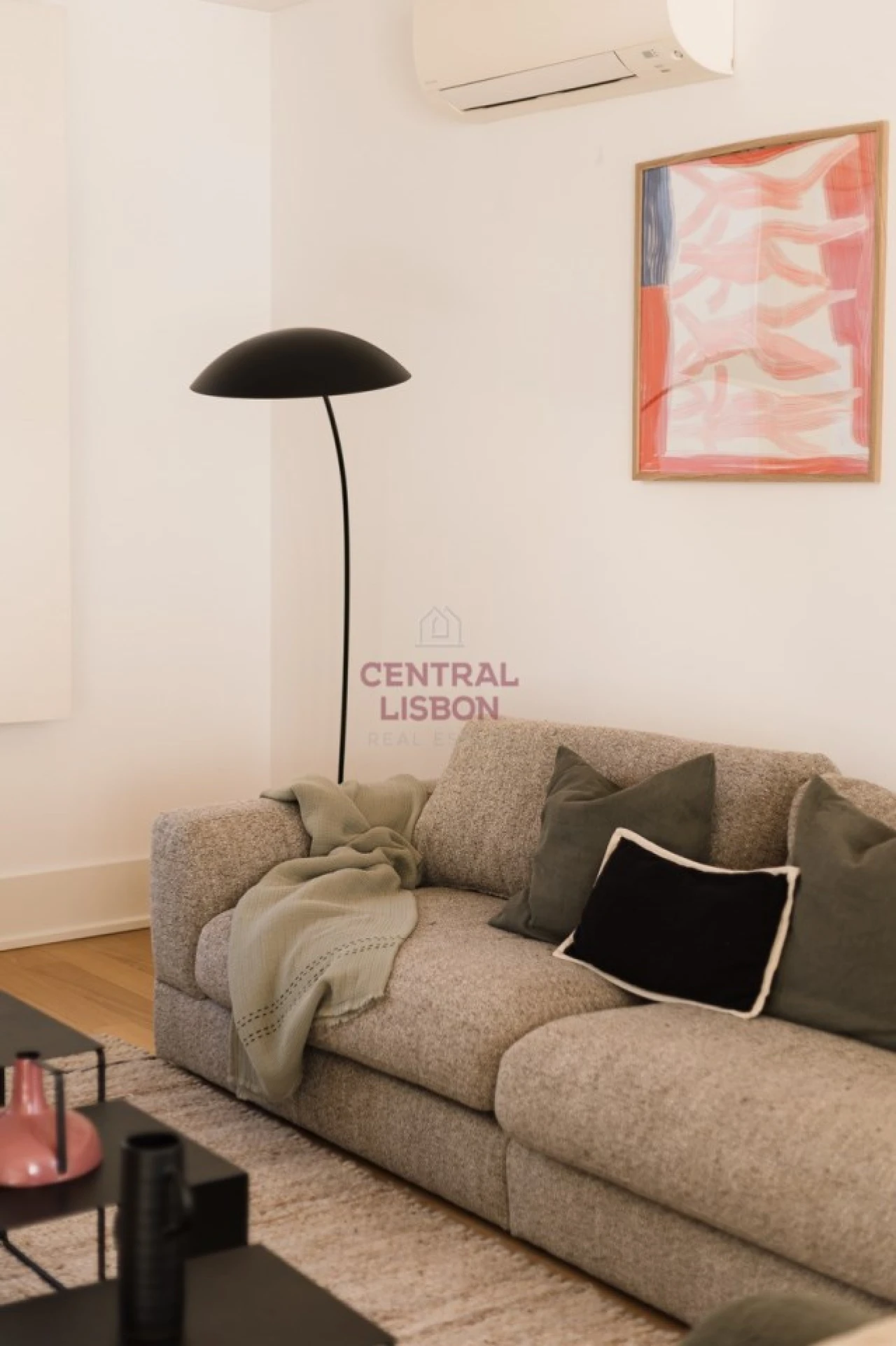 Apartamento T4 para Arrendamento em Santa Maria Maior Foto 8