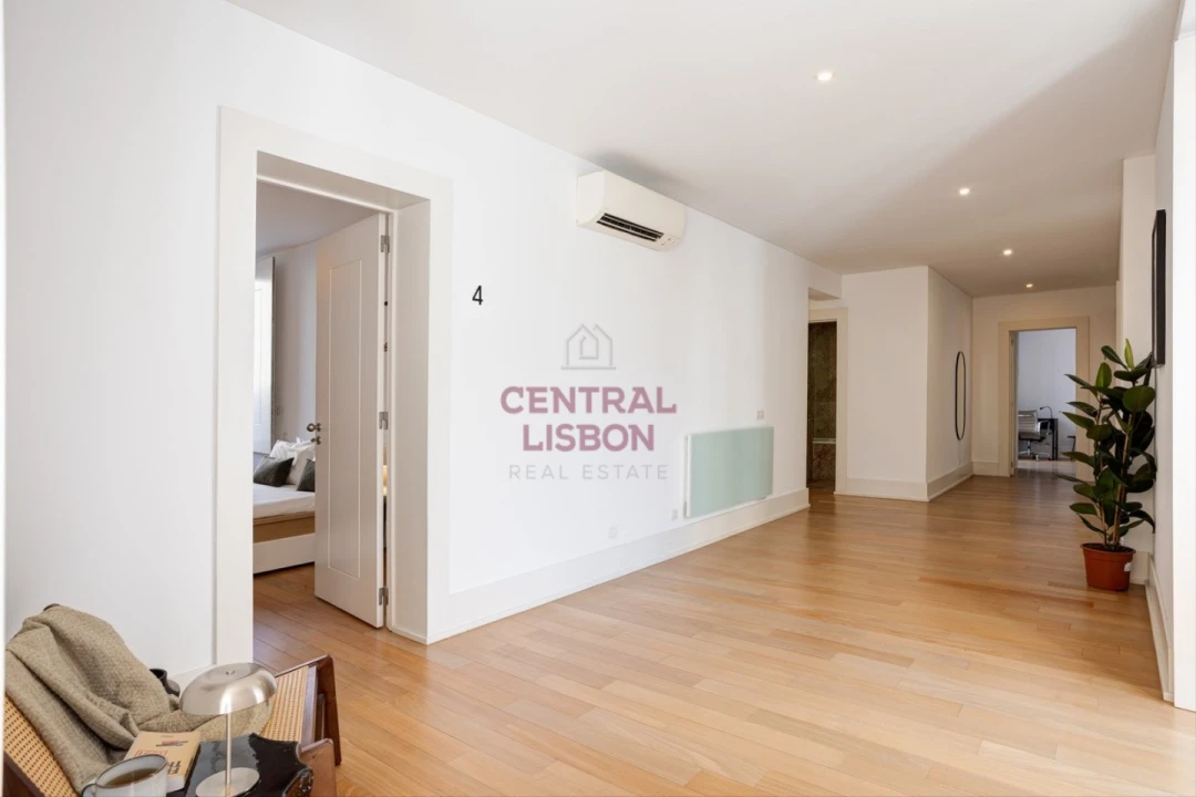 Apartamento T4 para Arrendamento em Santa Maria Maior Foto 23