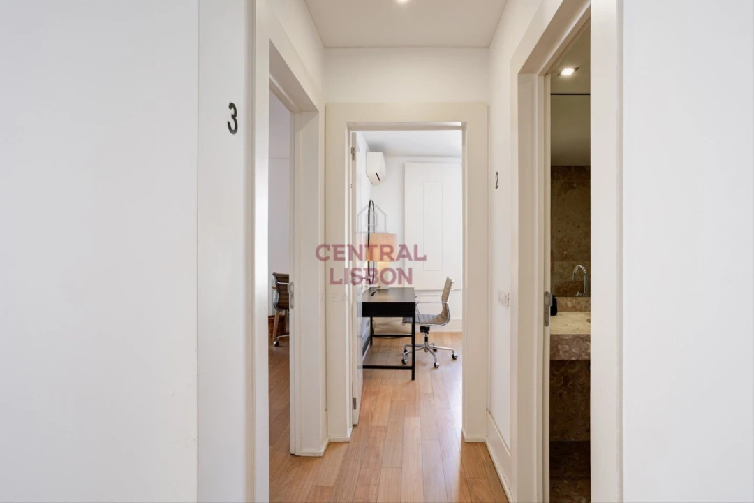 Apartamento T4 para Arrendamento em Santa Maria Maior Foto 32