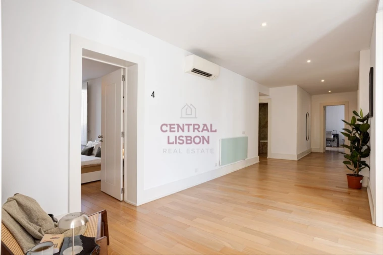 Apartamento T4 para Arrendamento em Santa Maria Maior Foto 23