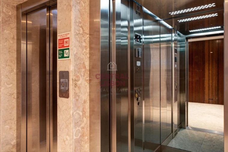 Apartamento T4 para Arrendamento em Santa Maria Maior Foto 50