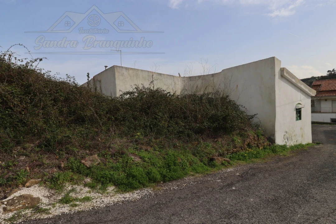 Moradia T3 para Venda em Dois Portos e Runa Foto 4