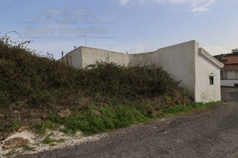 Moradia T3 para Venda em Dois Portos e Runa Foto 4