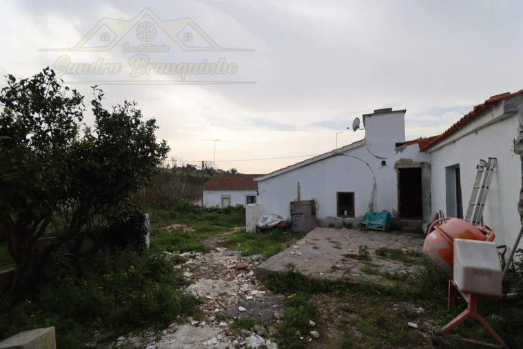 Moradia T3 para Venda em Dois Portos e Runa Foto 57