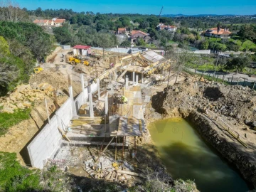 Moradia T5 para Venda em São João das Lampas e Terrugem