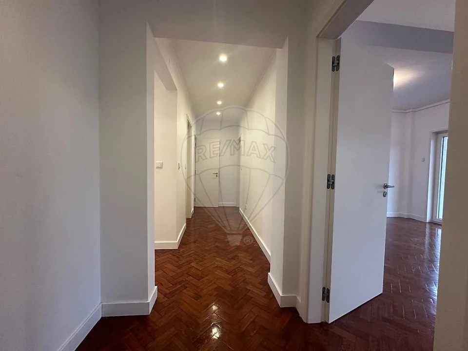 Apartamento T3 para Venda em Avenidas Novas Foto 48
