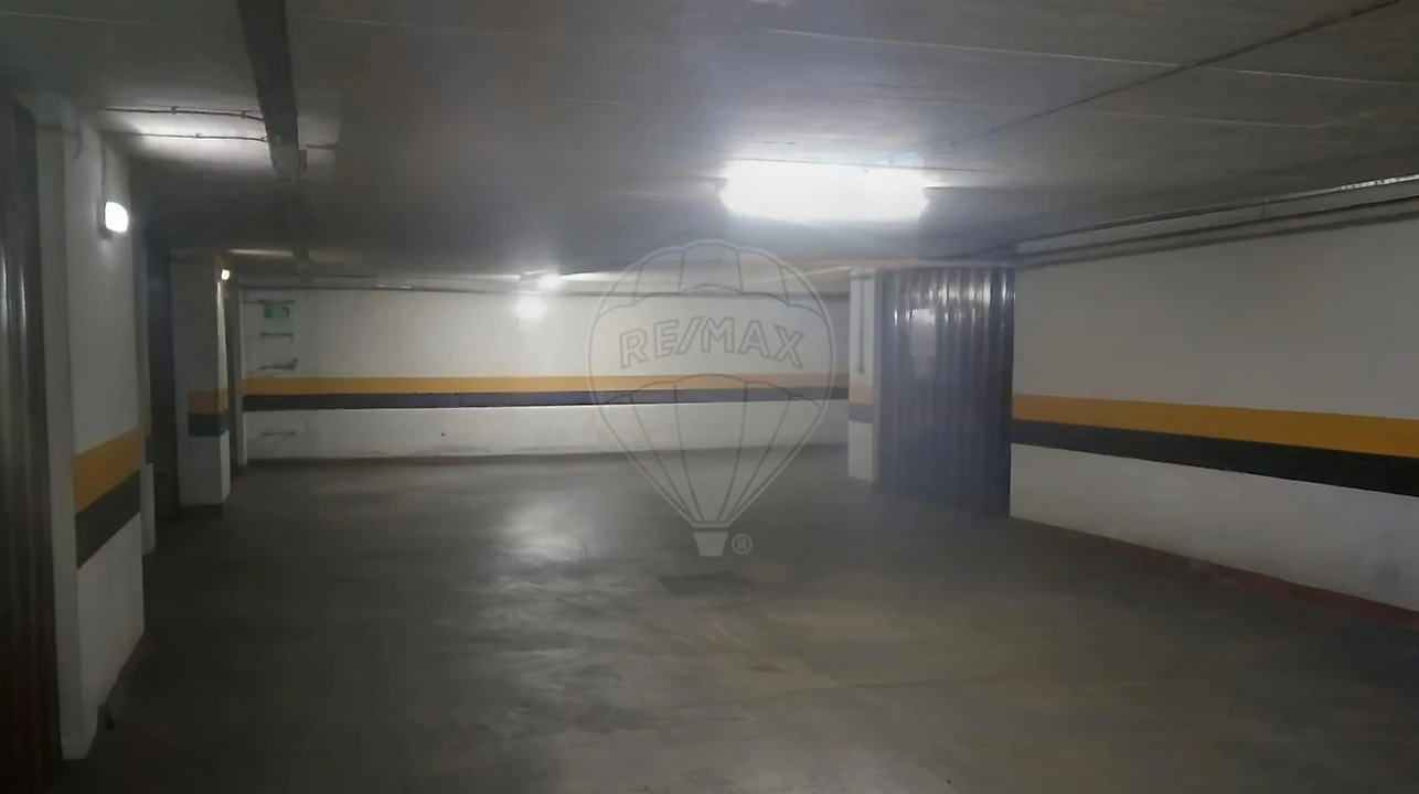 Garagem para Venda em Agualva e Mira-Sintra Foto 6