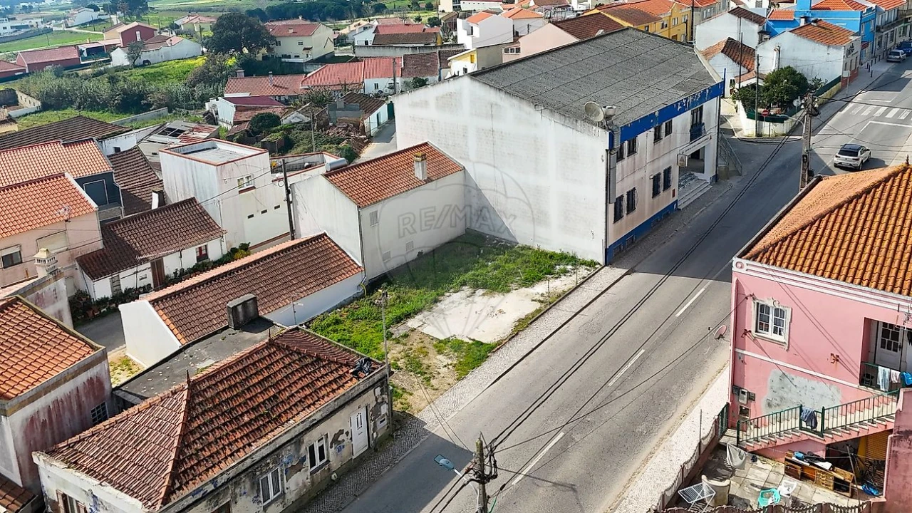 Terreno para Venda em Campelos e Outeiro da Cabeça Foto 2