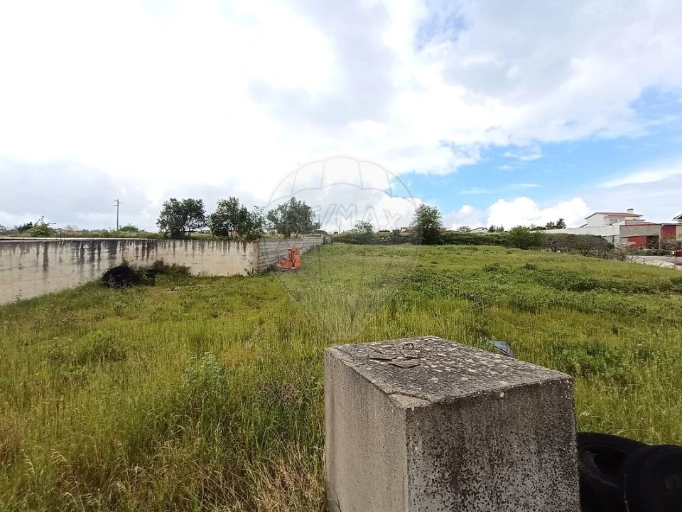 Terreno para Venda em Parceiros e Azoia Foto 3