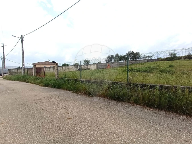 Terreno para Venda em Parceiros e Azoia Foto 2
