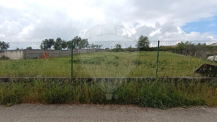 Terreno para Venda em Parceiros e Azoia