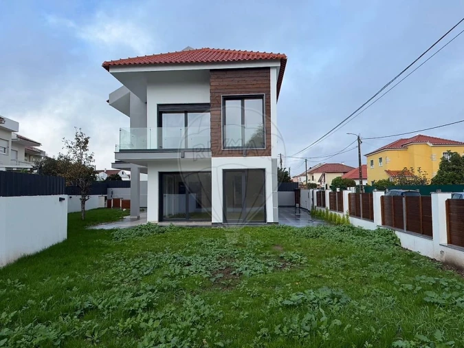 Moradia T3 para Venda em Algueirão-Mem Martins Foto 3