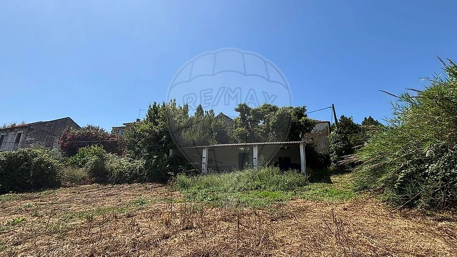 Armazém para Venda em Carvoeira e Carmões