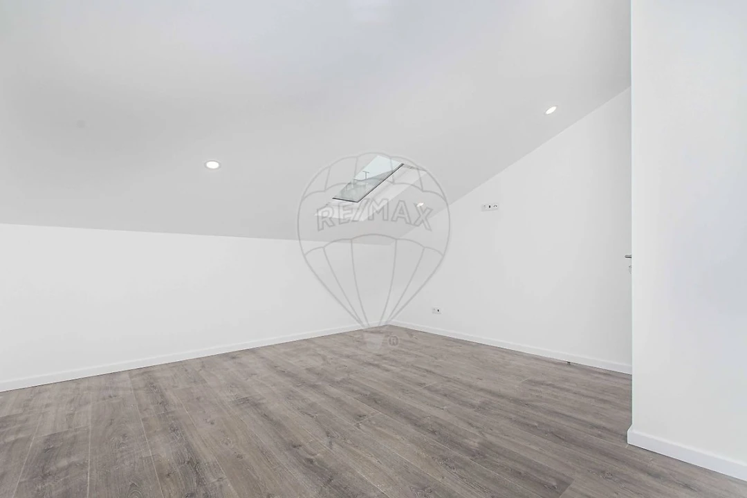 Apartamento T3 para Arrendamento em Alhandra, São João dos Montes e Calhandriz Foto 5