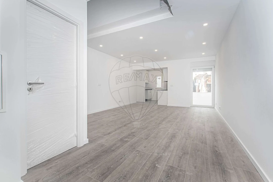 Apartamento T3 para Arrendamento em Alhandra, São João dos Montes e Calhandriz Foto 12