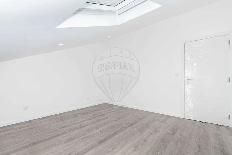 Apartamento T3 para Arrendamento em Alhandra, São João dos Montes e Calhandriz Foto 10