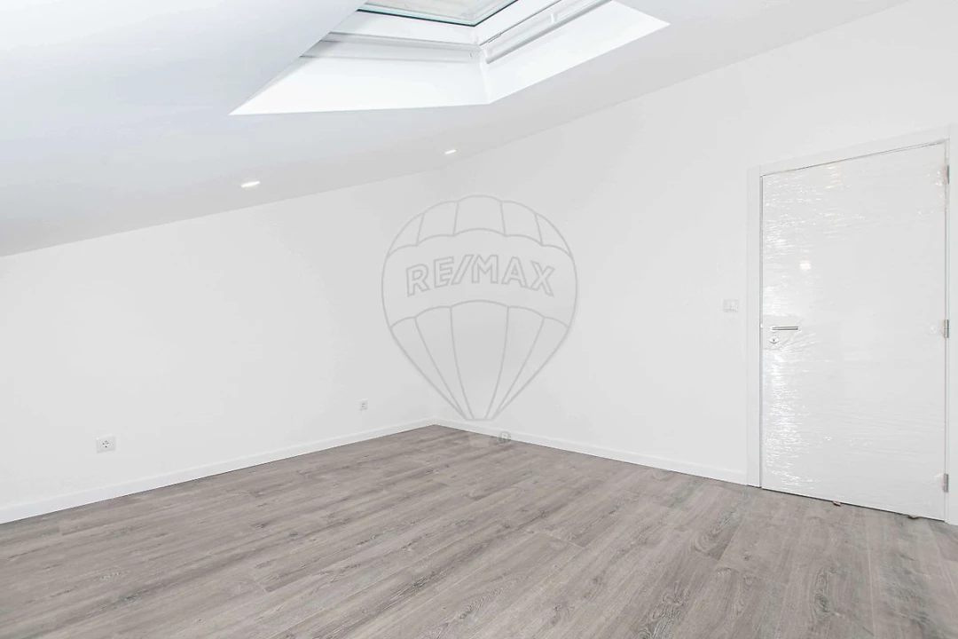 Apartamento T3 para Arrendamento em Alhandra, São João dos Montes e Calhandriz Foto 10