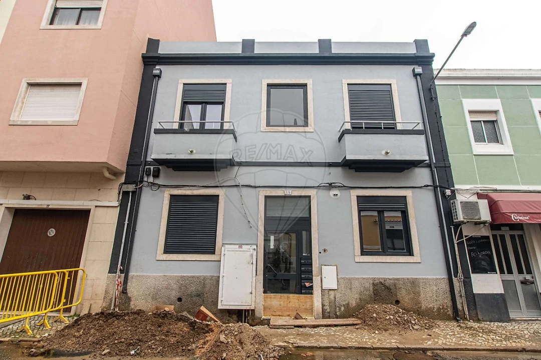 Apartamento T2 para Arrendamento em Alhandra, São João dos Montes e Calhandriz Foto 5