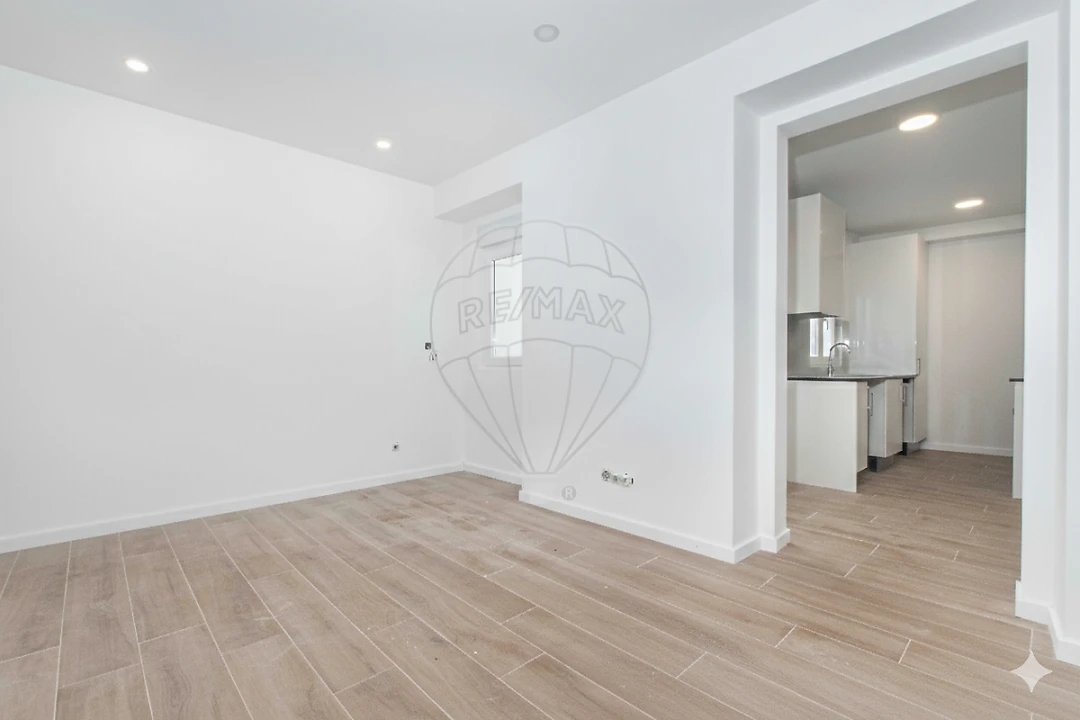 Apartamento T2 para Arrendamento em Alhandra, São João dos Montes e Calhandriz Foto 1