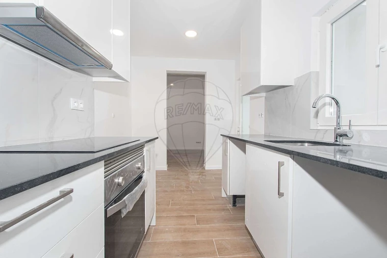 Apartamento T2 para Arrendamento em Alhandra, São João dos Montes e Calhandriz Foto 17