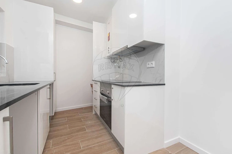 Apartamento T2 para Arrendamento em Alhandra, São João dos Montes e Calhandriz Foto 6