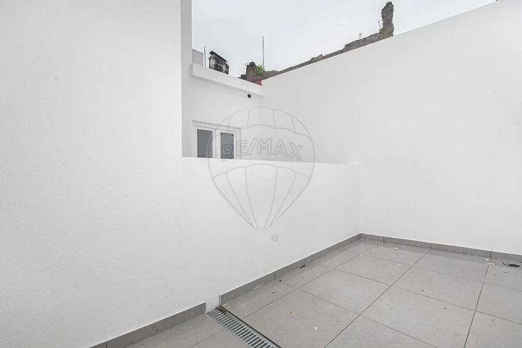 Apartamento T2 para Arrendamento em Alhandra, São João dos Montes e Calhandriz Foto 18