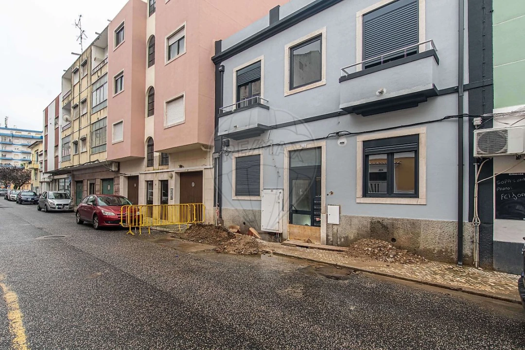 Apartamento T2 para Arrendamento em Alhandra, São João dos Montes e Calhandriz Foto 16