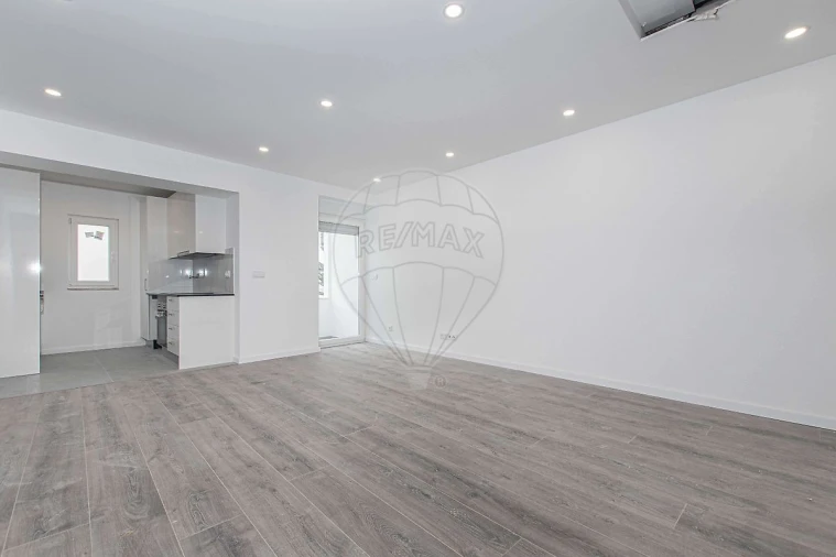 Apartamento T3 para Arrendamento em Alhandra, São João dos Montes e Calhandriz Foto 15