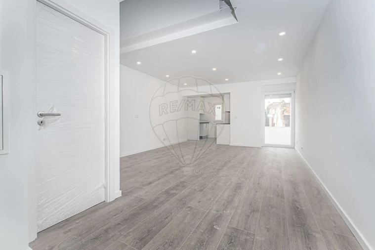 Apartamento T3 para Arrendamento em Alhandra, São João dos Montes e Calhandriz Foto 11