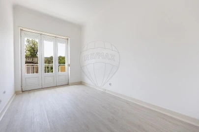 Apartamento T3 para Arrendamento em São Domingos de Benfica