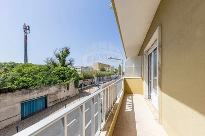 Apartamento T3 para Arrendamento em São Domingos de Benfica