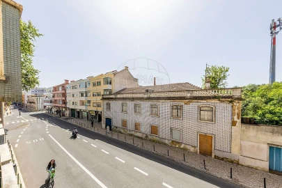 Apartamento T3 para Arrendamento em São Domingos de Benfica