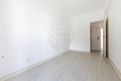 Apartamento T3 para Arrendamento em São Domingos de Benfica