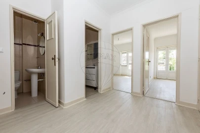 Apartamento T3 para Arrendamento em São Domingos de Benfica