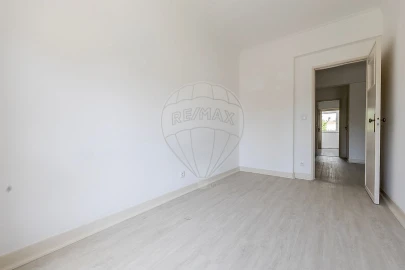 Apartamento T3 para Arrendamento em São Domingos de Benfica