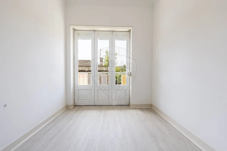 Apartamento T3 para Arrendamento em São Domingos de Benfica Foto 14