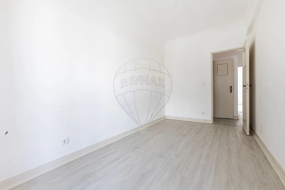 Apartamento T3 para Arrendamento em São Domingos de Benfica Foto 21