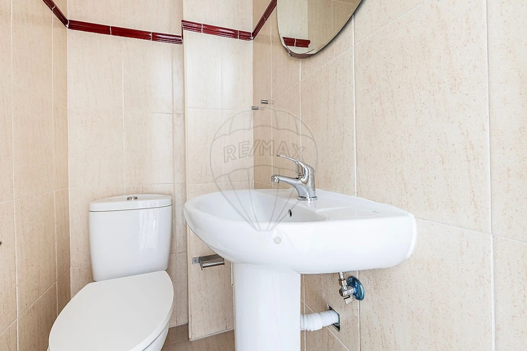 Apartamento T3 para Arrendamento em São Domingos de Benfica Foto 16